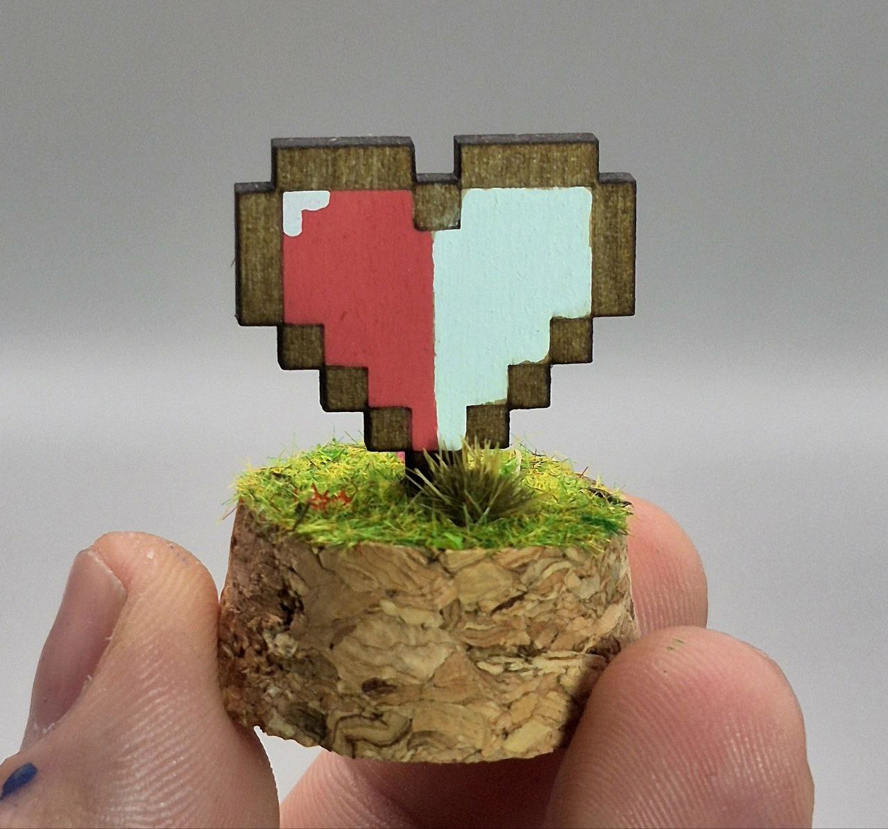 Diorama Zelda Cœur de Vie – Cœur en bois sous cloche fait main