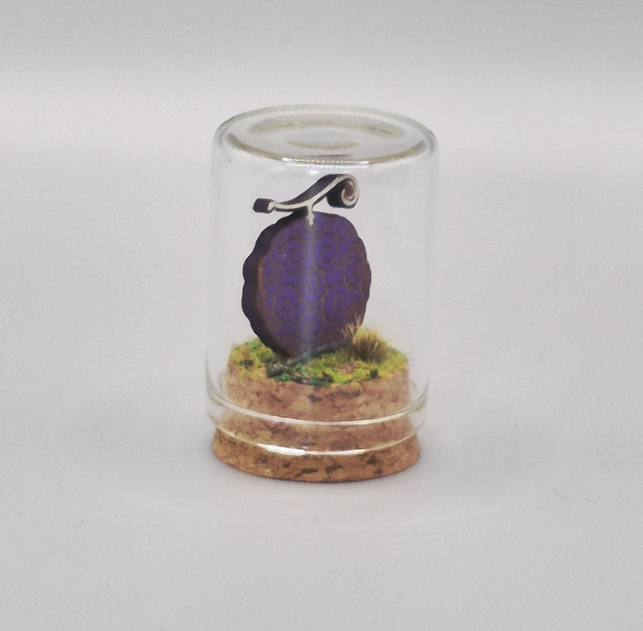 Objet de collection One Piece sous cloche pour fan de manga